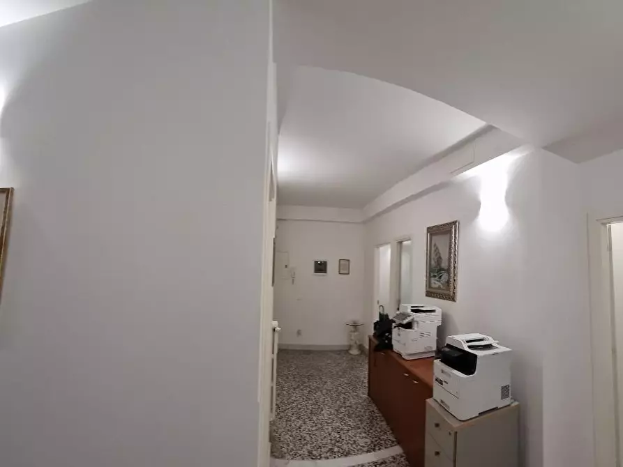 Immagine 14 di Appartamento in vendita  a Livorno