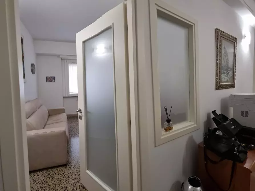 Immagine 6 di Appartamento in vendita  a Livorno