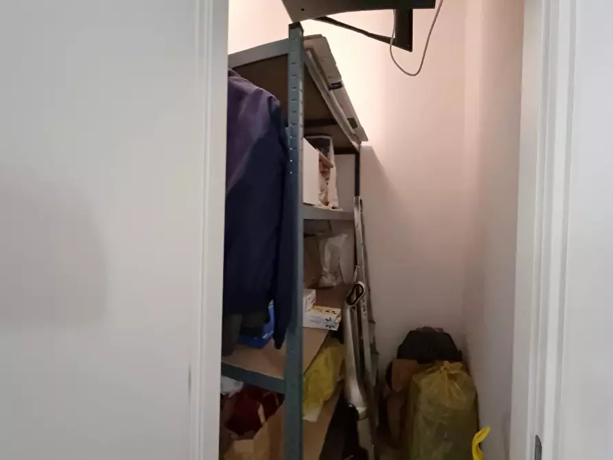 Immagine 37 di Appartamento in vendita  a Livorno