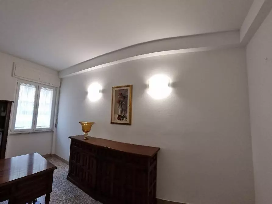 Immagine 9 di Appartamento in vendita  a Livorno