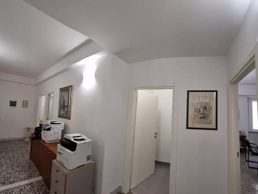 Immagine 15 di Appartamento in vendita  a Livorno