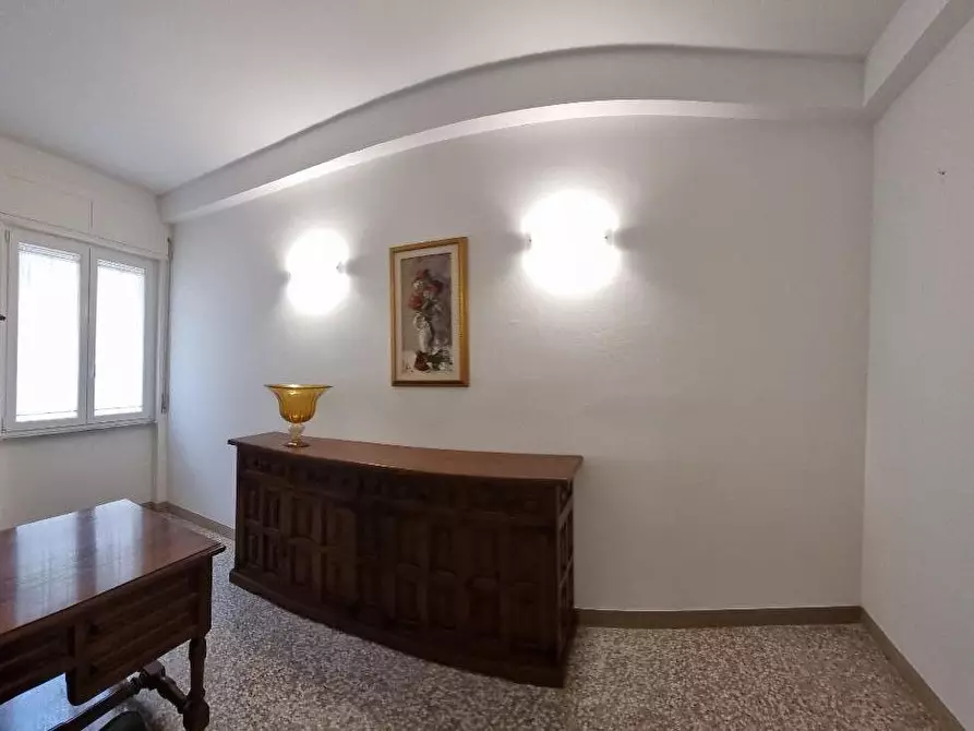 Immagine 11 di Appartamento in vendita  a Livorno