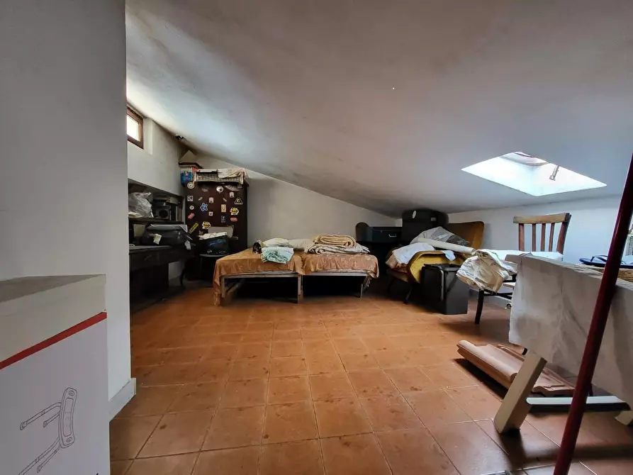 Immagine 10 di Casa semindipendente in vendita  a Carrara