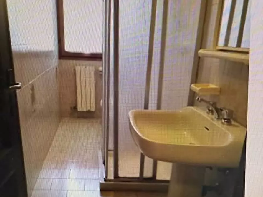 Immagine 16 di Villetta a schiera in vendita  a Massa