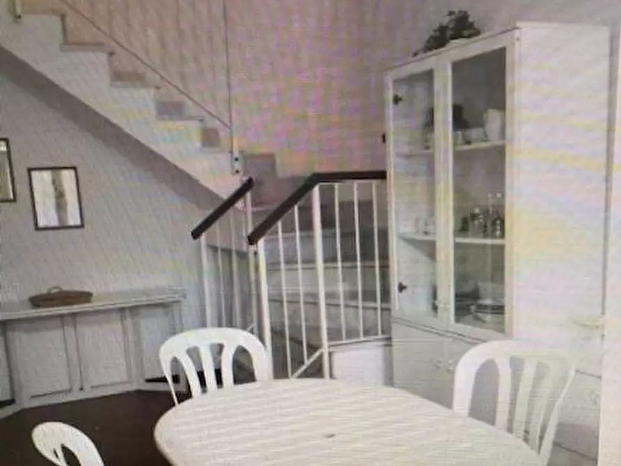 Immagine 11 di Villetta a schiera in vendita  a Massa