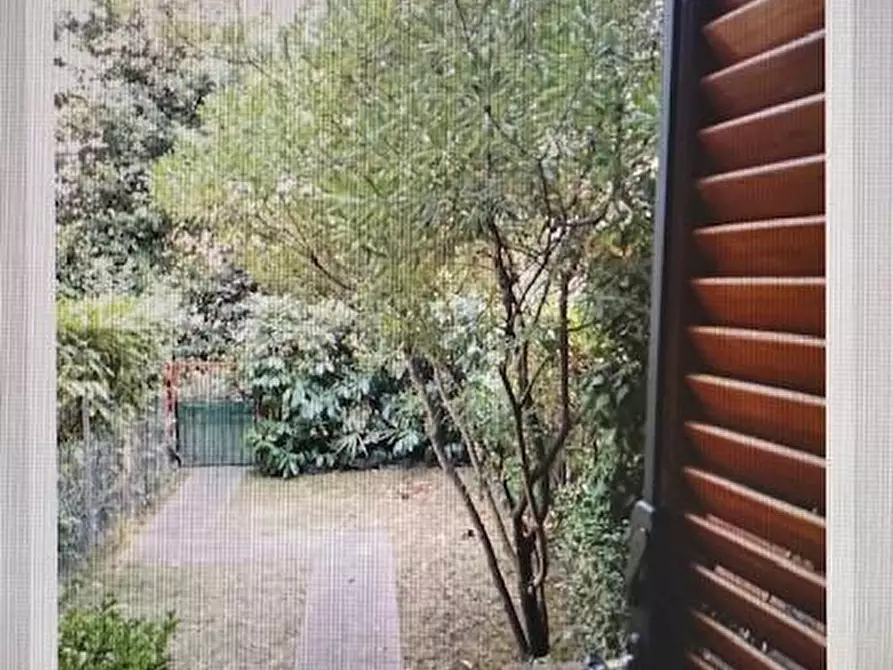 Immagine 2 di Villetta a schiera in vendita  a Massa