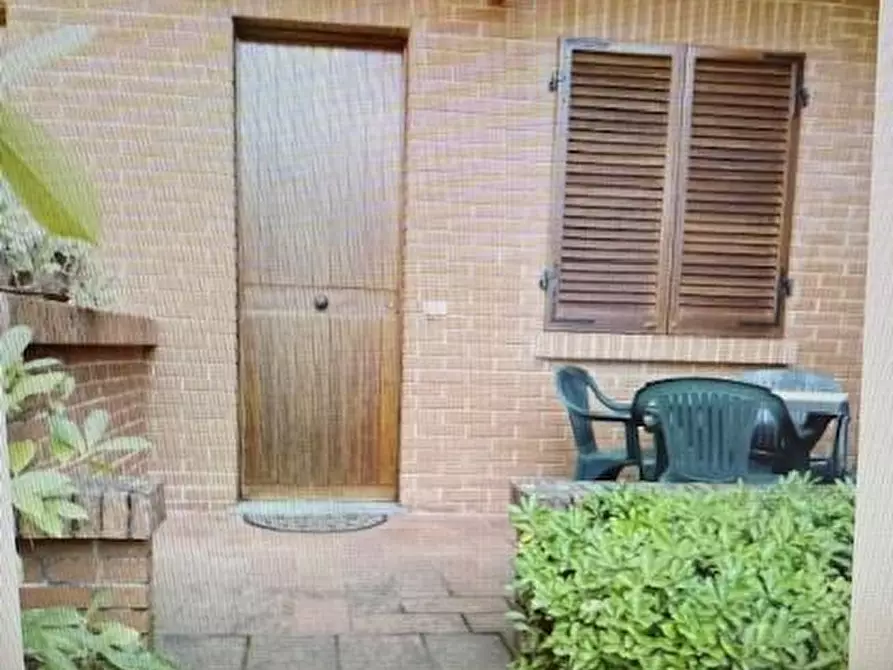 Immagine 3 di Villetta a schiera in vendita  a Massa