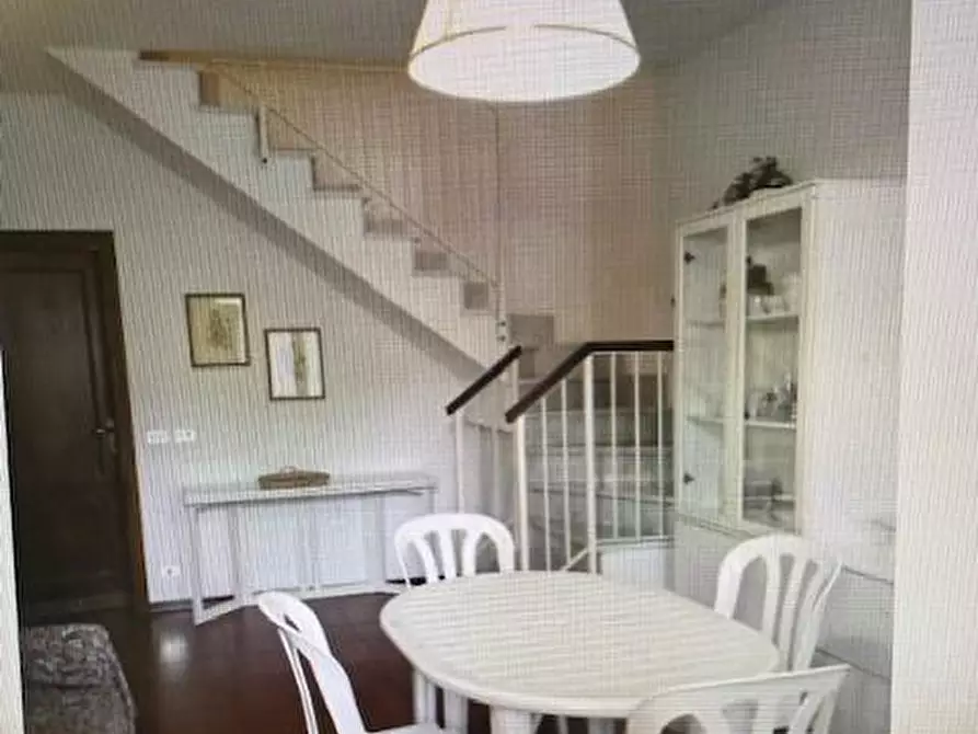 Immagine 1 di Villetta a schiera in vendita  a Massa