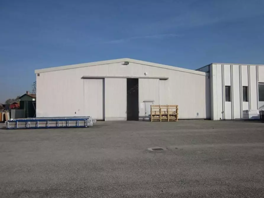 Immagine 3 di Capannone industriale in vendita  a Mede