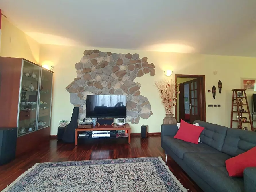 Immagine 5 di Casa bifamiliare in vendita  a Lucca