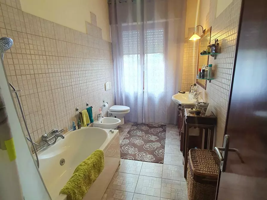 Immagine 21 di Casa bifamiliare in vendita  a Lucca