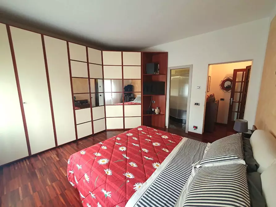 Immagine 32 di Casa bifamiliare in vendita  a Lucca