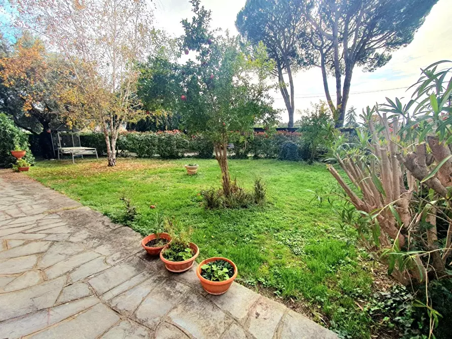 Immagine 35 di Casa bifamiliare in vendita  a Lucca