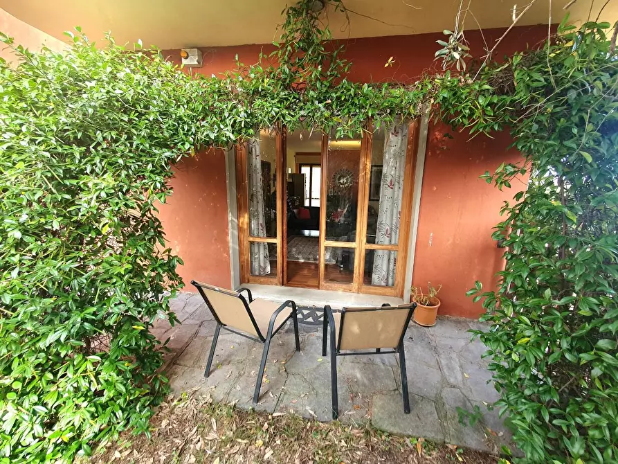 Immagine 40 di Casa bifamiliare in vendita  a Lucca