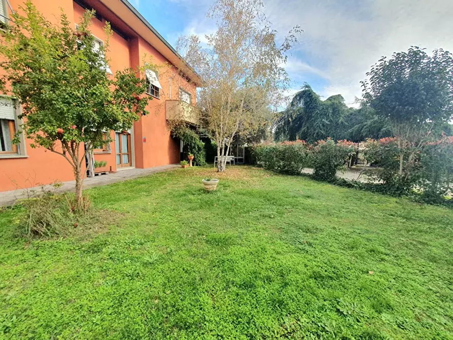 Immagine 37 di Casa bifamiliare in vendita  a Lucca