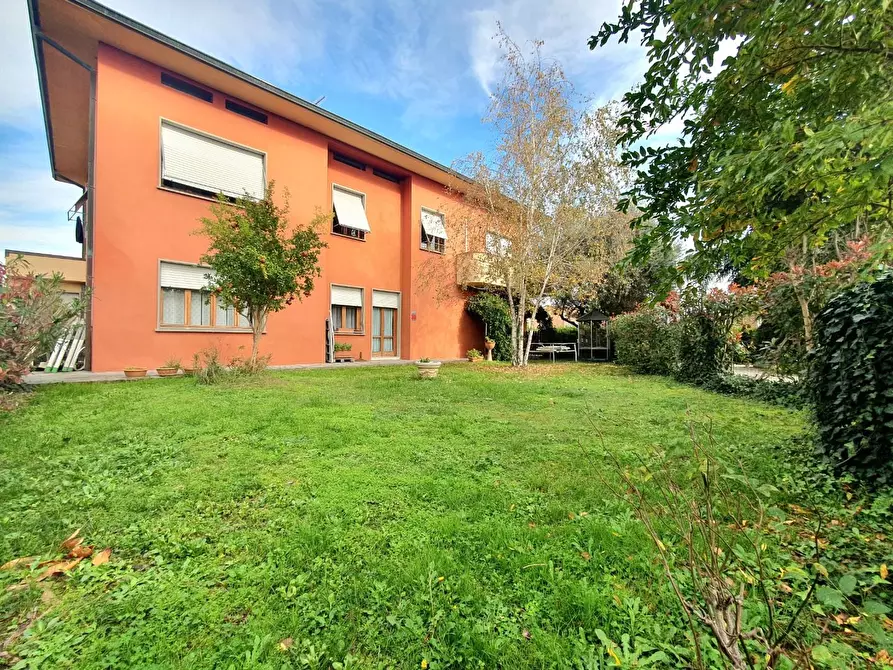 Immagine 38 di Casa bifamiliare in vendita  a Lucca