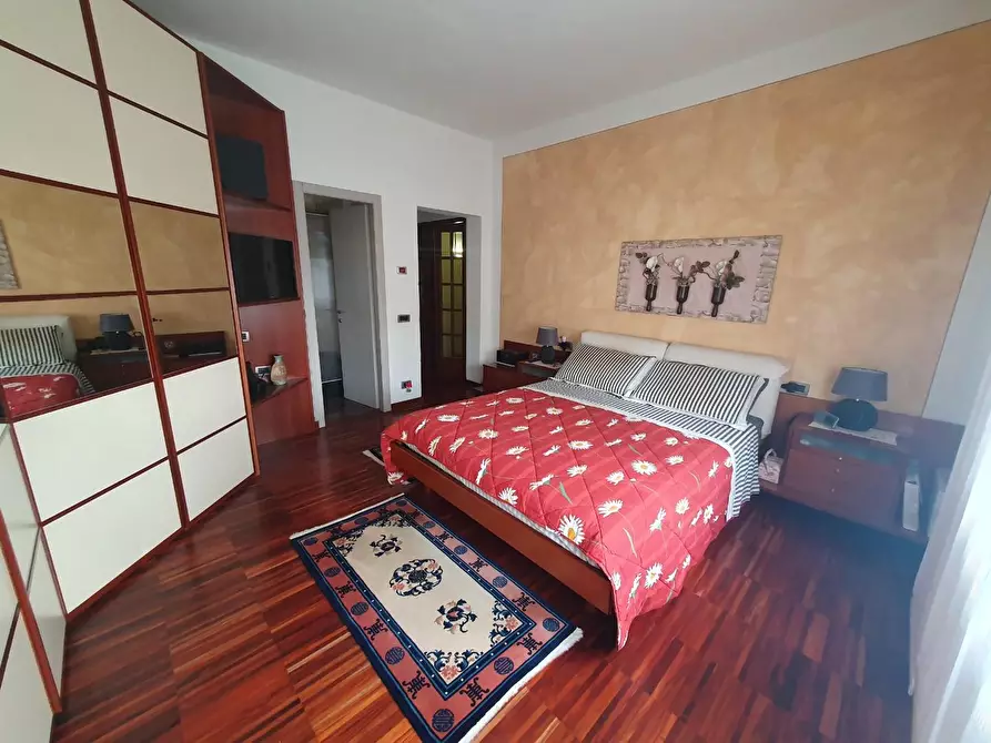 Immagine 31 di Casa bifamiliare in vendita  a Lucca