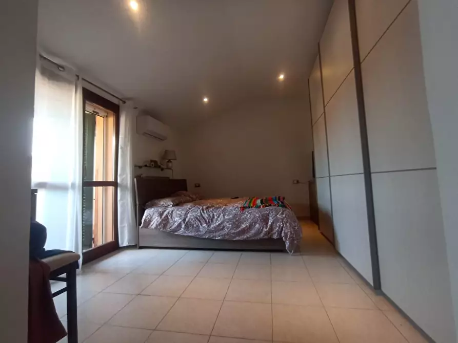 Immagine 13 di Villetta a schiera in vendita  a Collesalvetti