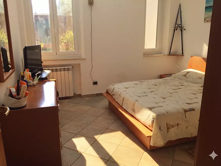 Immagine 11 di Appartamento in vendita  a Lerici