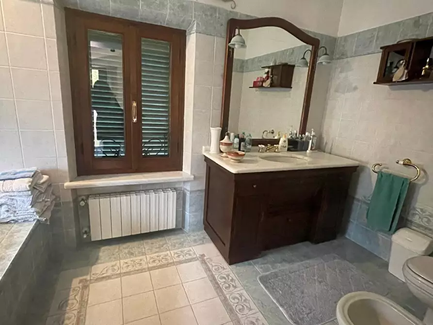 Immagine 20 di Villa in vendita  a Ortonovo