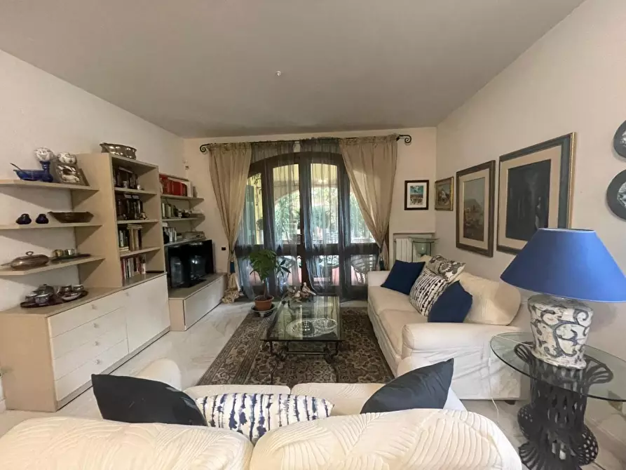 Immagine 11 di Villa in vendita  a Ortonovo