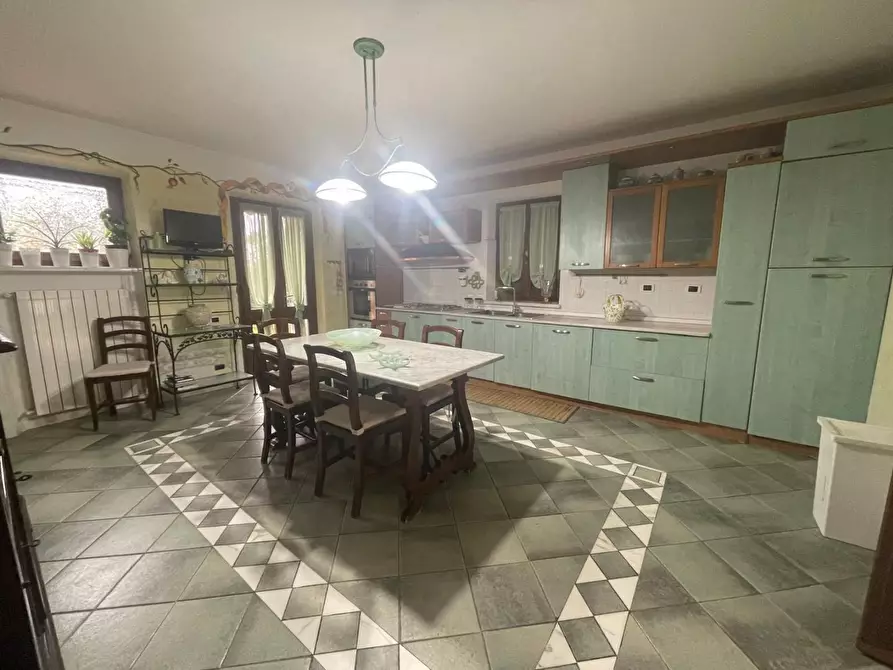 Immagine 8 di Villa in vendita  a Ortonovo