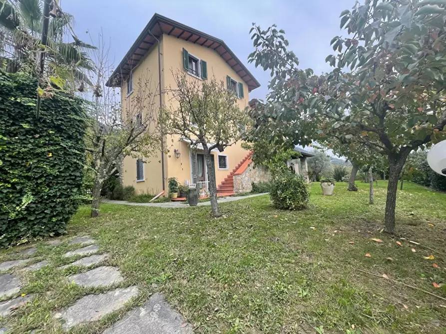 Immagine 25 di Villa in vendita  a Ortonovo