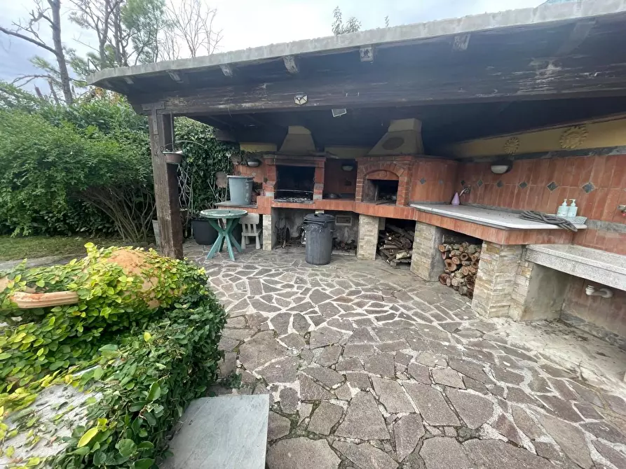 Immagine 7 di Villa in vendita  a Ortonovo