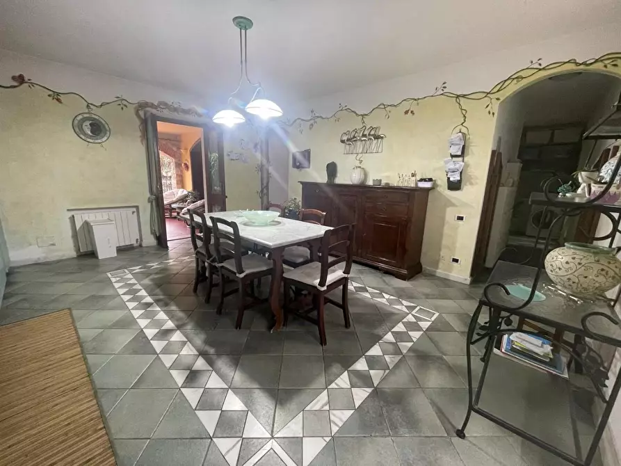 Immagine 18 di Villa in vendita  a Ortonovo