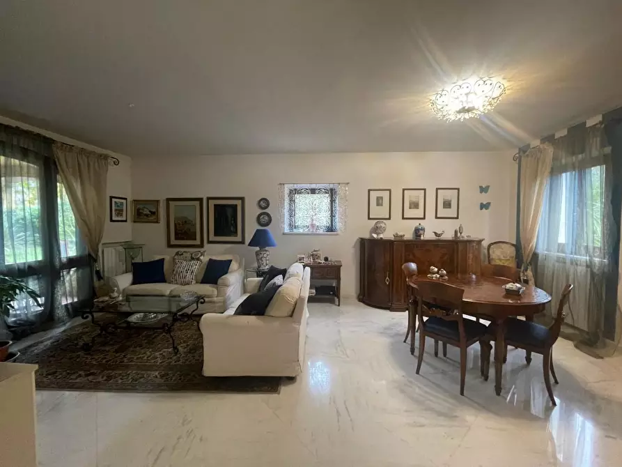 Immagine 37 di Villa in vendita  a Ortonovo