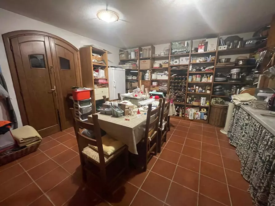 Immagine 2 di Villa in vendita  a Ortonovo