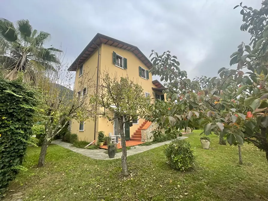 Immagine 48 di Villa in vendita  a Ortonovo