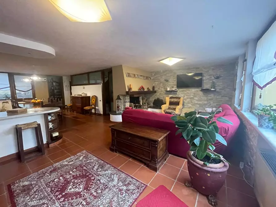 Immagine 38 di Villa in vendita  a Ortonovo