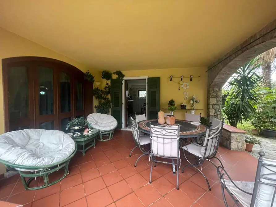 Immagine 21 di Villa in vendita  a Ortonovo