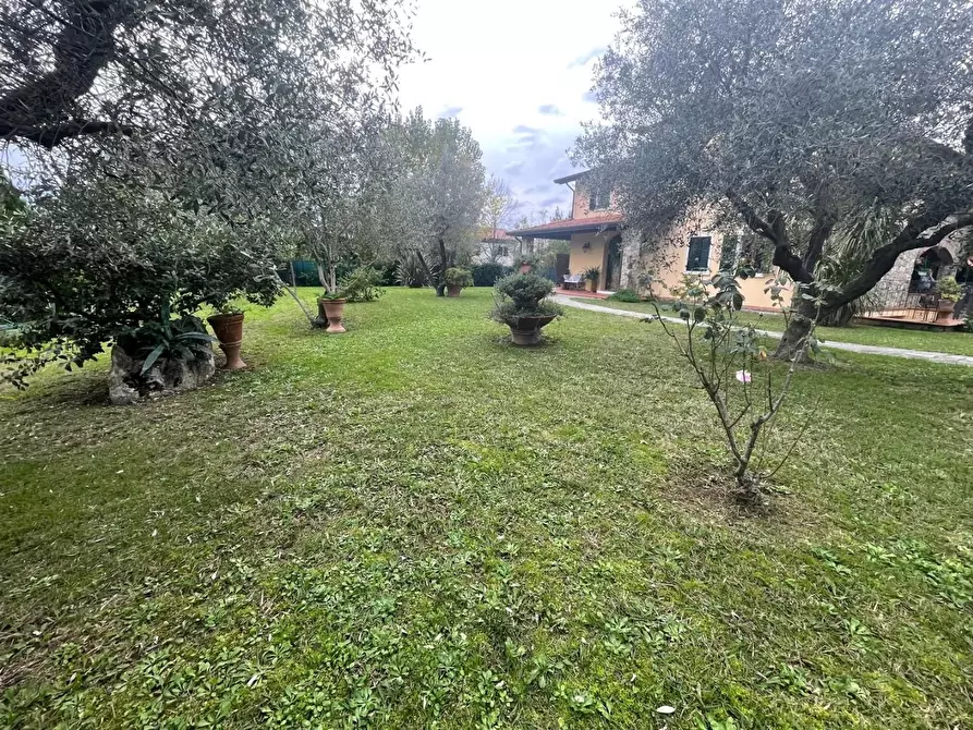 Immagine 27 di Villa in vendita  a Ortonovo