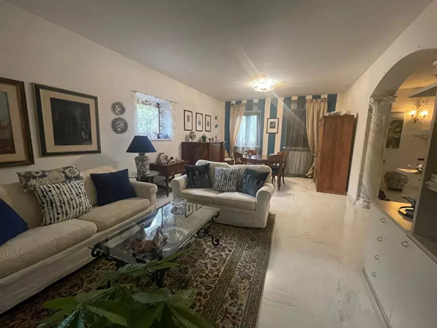 Immagine 19 di Villa in vendita  a Ortonovo