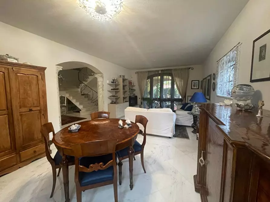 Immagine 22 di Villa in vendita  a Ortonovo