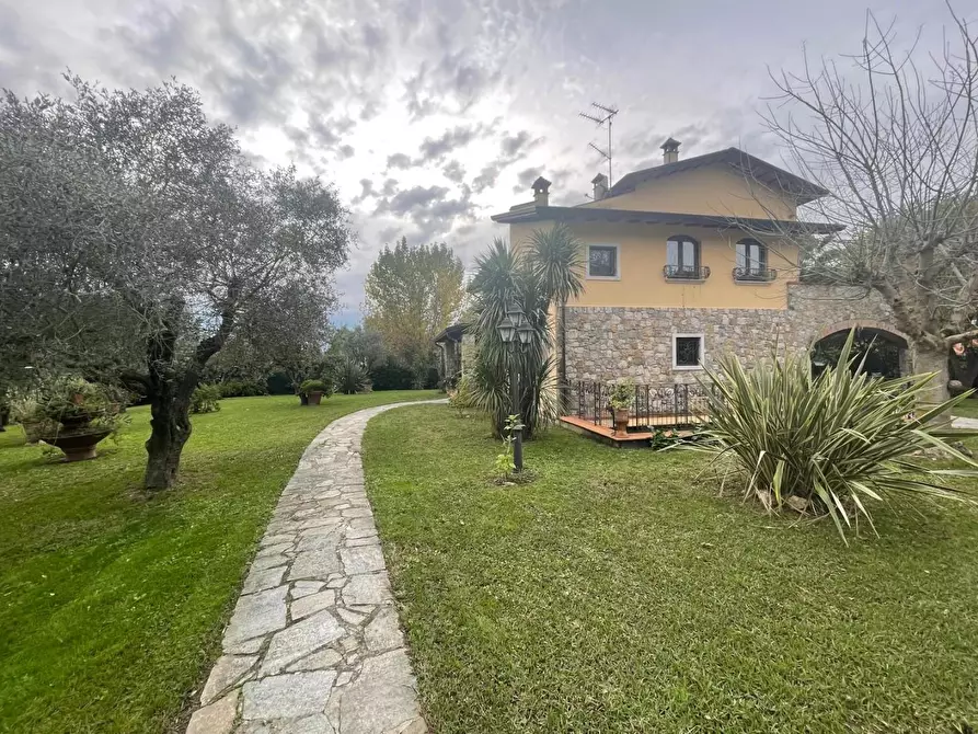 Immagine 31 di Villa in vendita  a Ortonovo