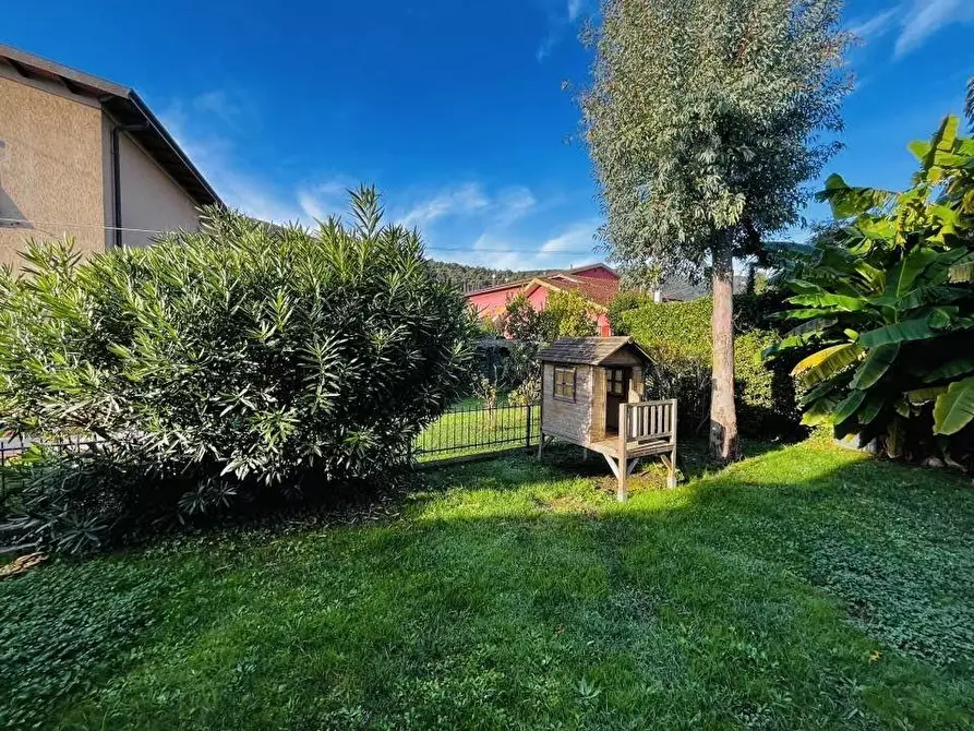 Immagine 10 di Villa in vendita  a Ameglia