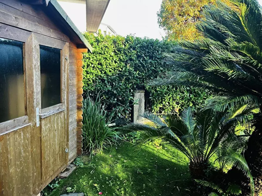 Immagine 41 di Villa in vendita  a Ameglia