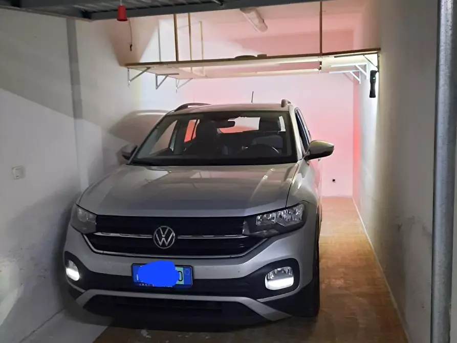 Immagine 5 di Garage in vendita  a Siena