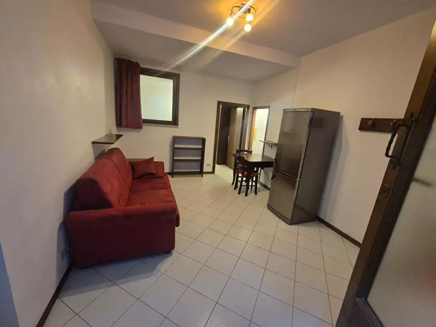 Immagine 4 di Appartamento in vendita  a Siena