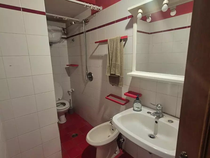 Immagine 9 di Appartamento in vendita  a Siena