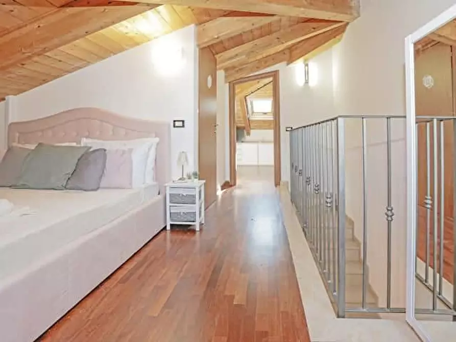 Immagine 22 di Casa indipendente in affitto  a La Spezia