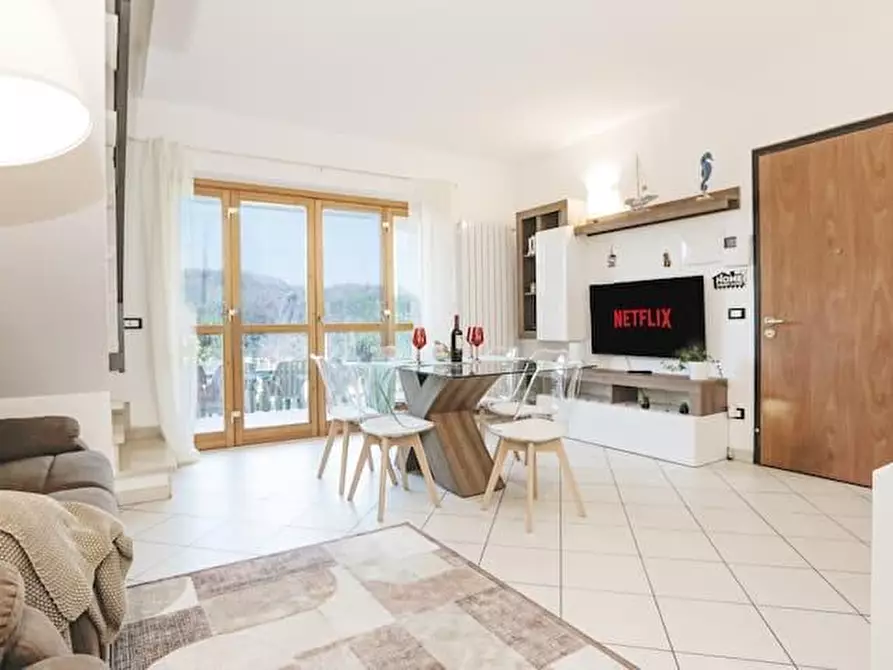 Immagine 8 di Casa indipendente in affitto  a La Spezia