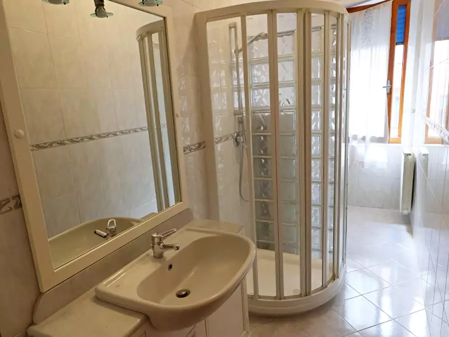 Immagine 13 di Appartamento in vendita  a Poggibonsi