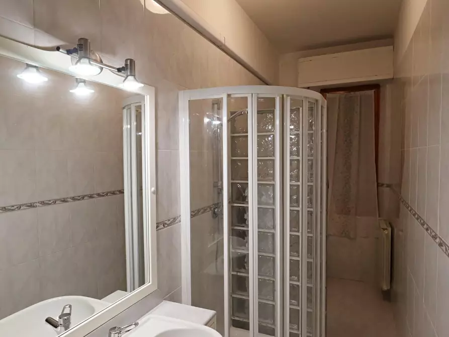 Immagine 12 di Appartamento in vendita  a Poggibonsi