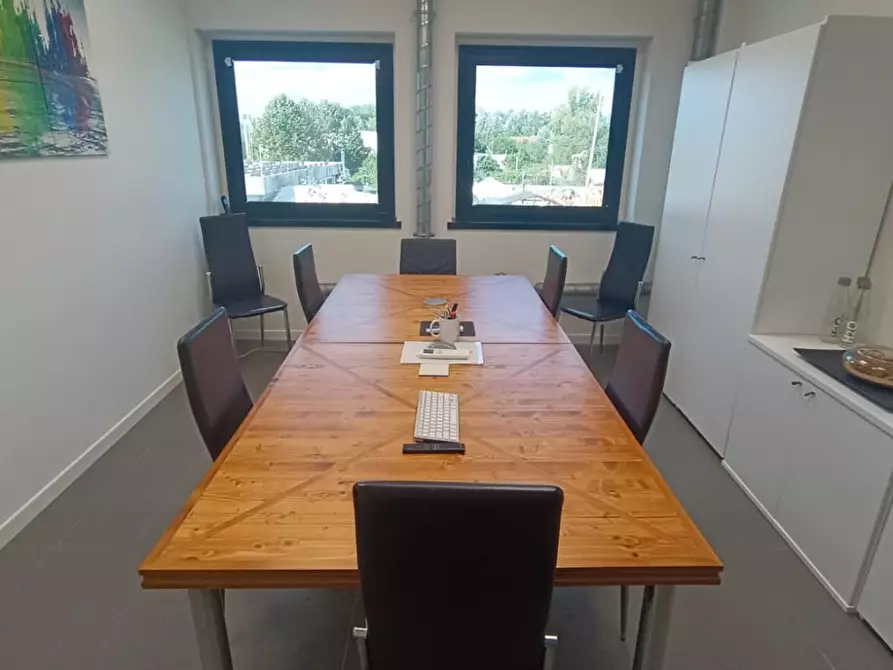 Immagine 5 di Ufficio in vendita  a Capannori