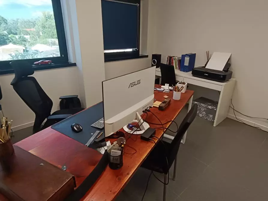 Immagine 9 di Ufficio in vendita  a Capannori