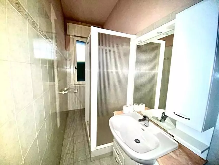 Immagine 17 di Appartamento in vendita  a Montecatini Terme